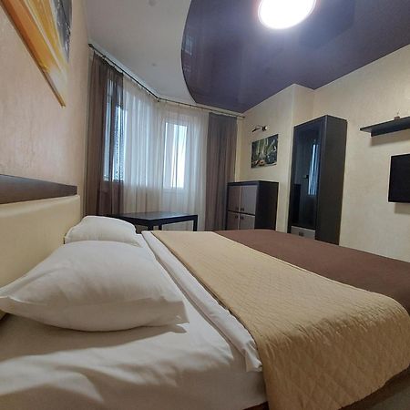 Романтичні апартаменти у центрі Lutsʼk Екстериор снимка